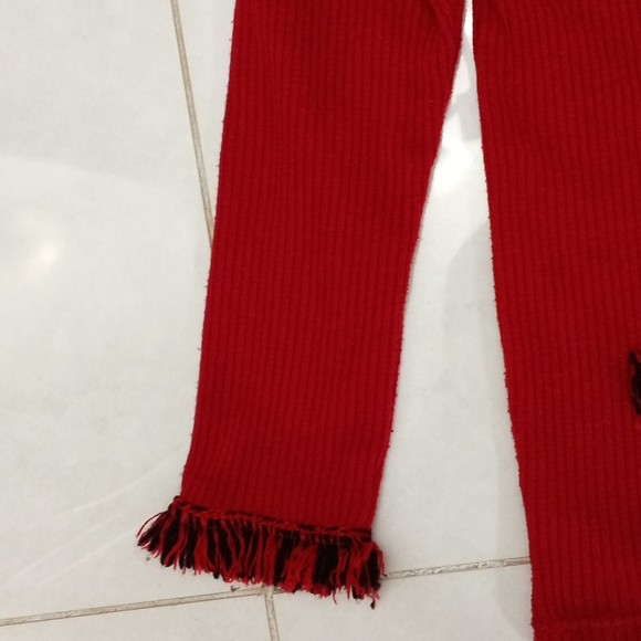 Vibrant red zippered sweater with fringes🐞🐞🐞 - Picture 8 of 8